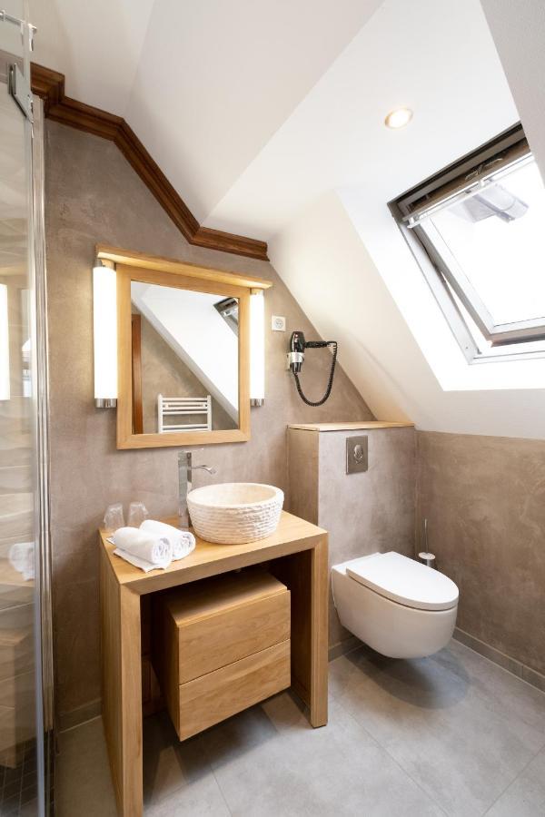 La Couronne A Wissembourg Hotel Luaran gambar