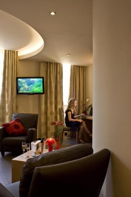 La Couronne A Wissembourg Hotel Bilik gambar